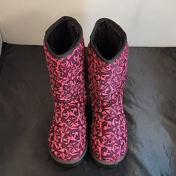 BRAND NEW PLAYBOY BUNNY UGG STYLE WOMEN"S SLIP ON BOOT - Picture 3 of 13